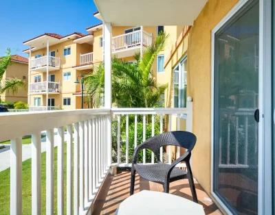 2 BR w/AC, Wi-Fi, short walk to Hip Strip/Beach